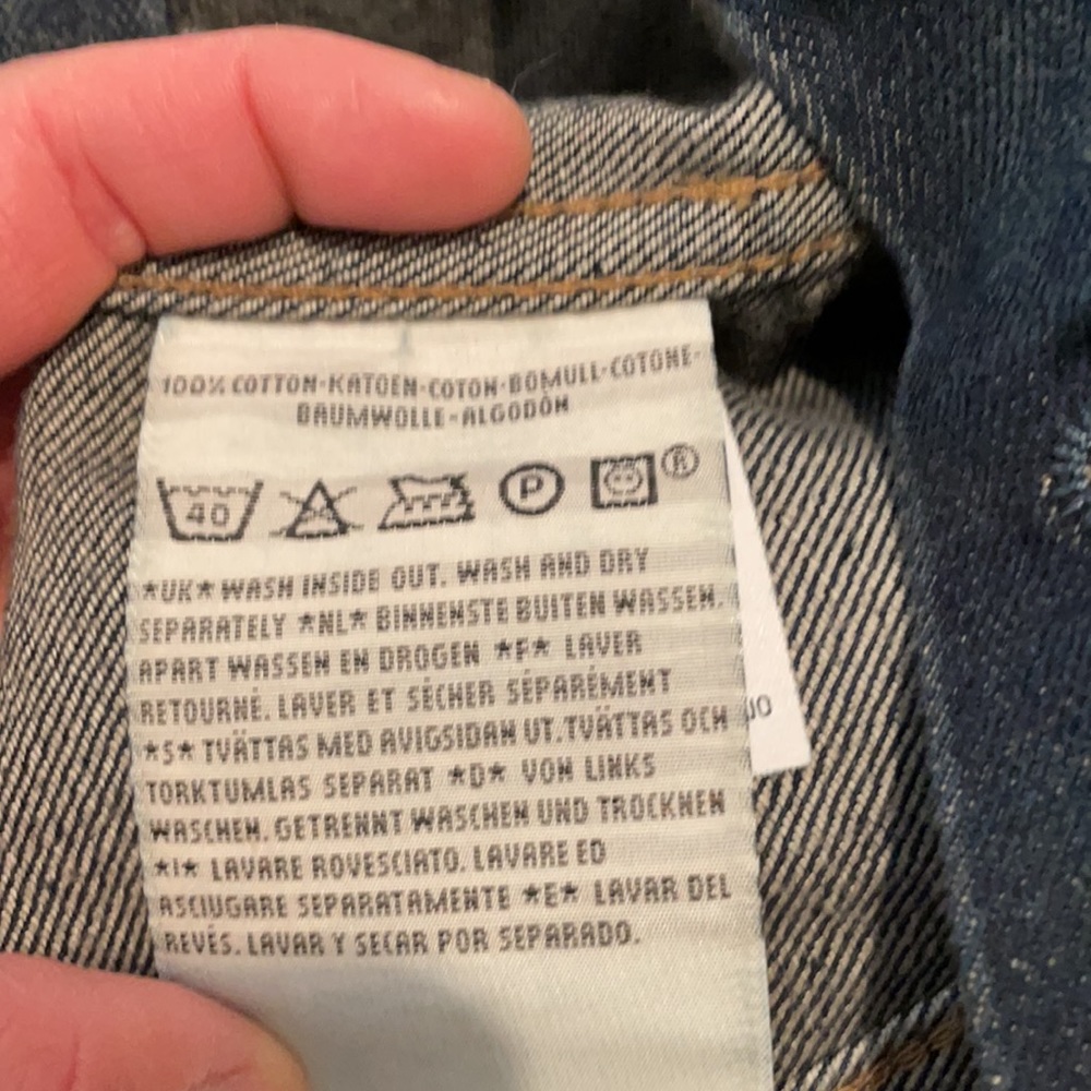Vintage custom Levi’s women’s jean jacket from the UK size small - Picture 7 of 8